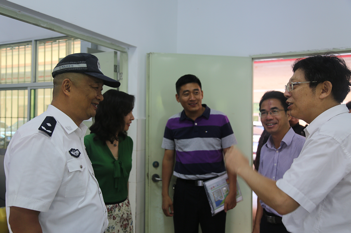 西乡街道慰问宝安区公安分局闪电特勤队