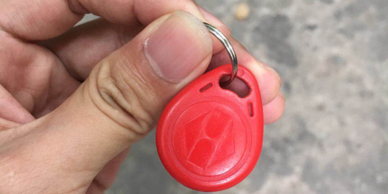 请告知物管!咩事广州实测:你家门禁卡网上买得到,大门随便开