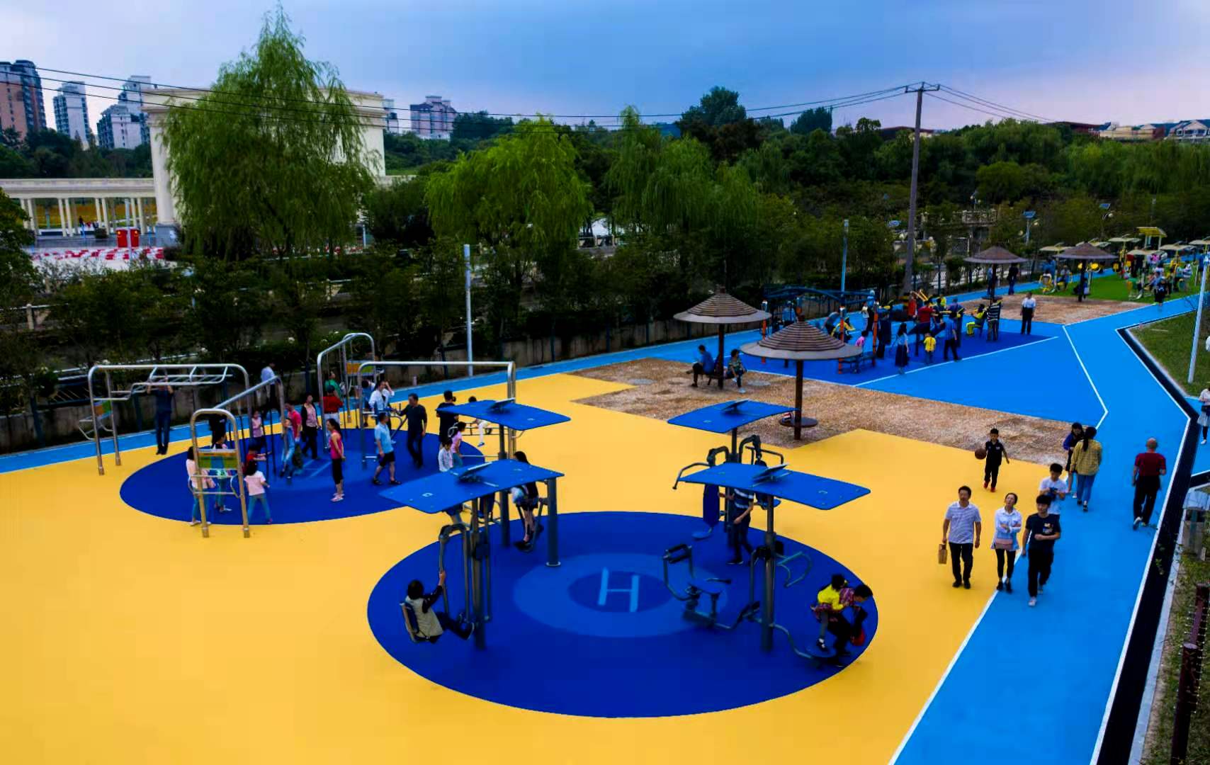 上海建市民身边的场地,大宁公园的市民健身长廊成"打卡点"