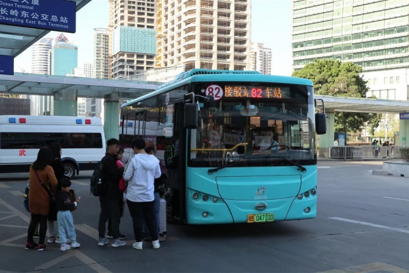 深圳24小时 双方向增加"盐田港西地铁站①"1对公交停靠站,往福宁总站