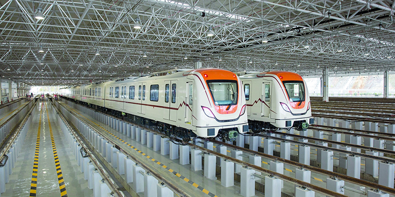 广州地铁十四号线列车亮相 首用航天材料 每列车轻3吨