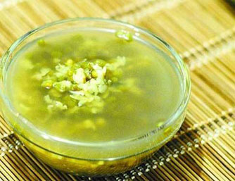 盛夏饮用绿豆汤需“节制”