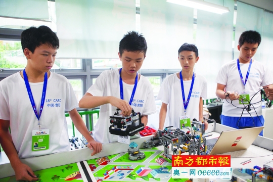 这群学生不简单！南二外四学子将代表中国出征世界级机器人大赛