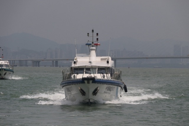 深圳休渔期结束渔船纷纷出海三无船只浑水摸鱼被抓