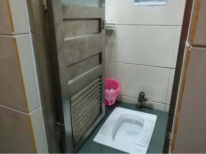 女厕所真实农村图片