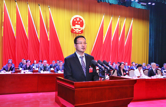 王卫当选龙华区区长