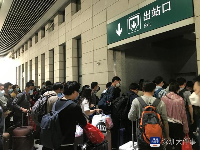 深圳东站迎3列武昌始发复工专列,中途停靠惠州东莞东