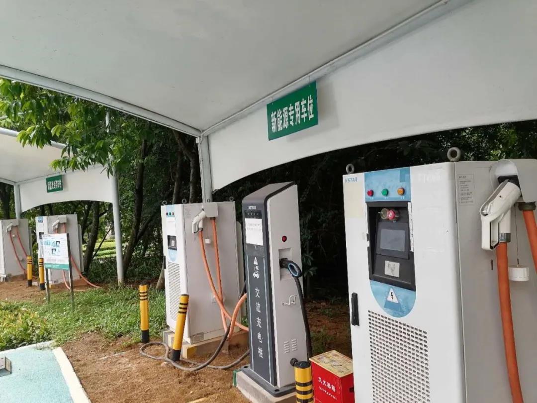 市民吐槽公园充电桩成"桩"饰品, 城管局:为保障市民安全