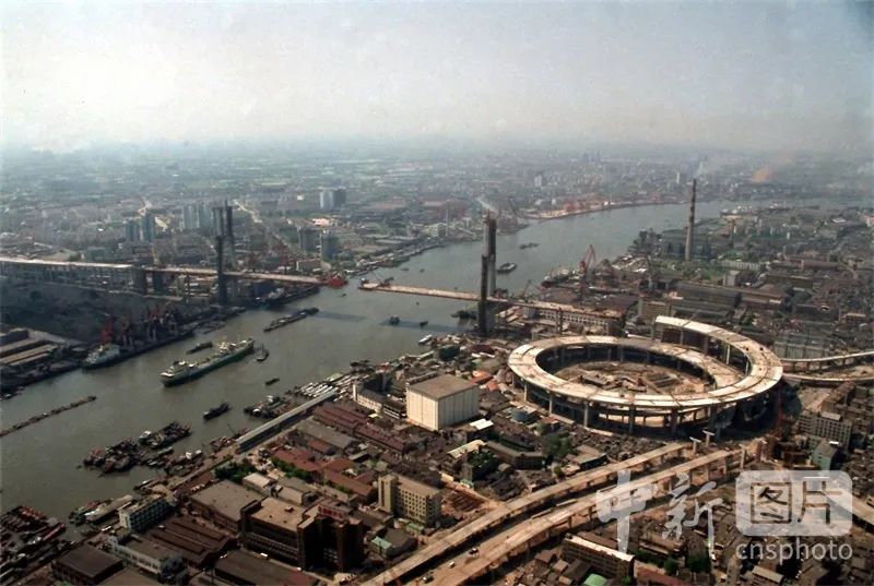 而立之年,浦东风华正茂