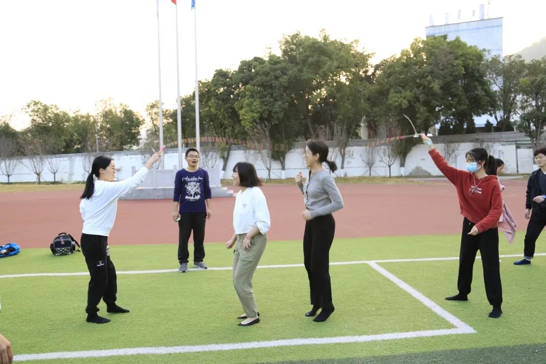 航城街道黄麻布学校举办迎新年教职工趣味运动会