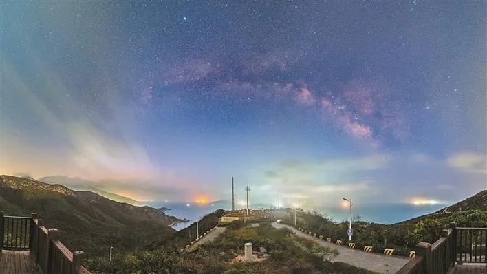 一个"暗夜社区",希望通过减少社区的光污染,保护夜间环境和黑暗的天空