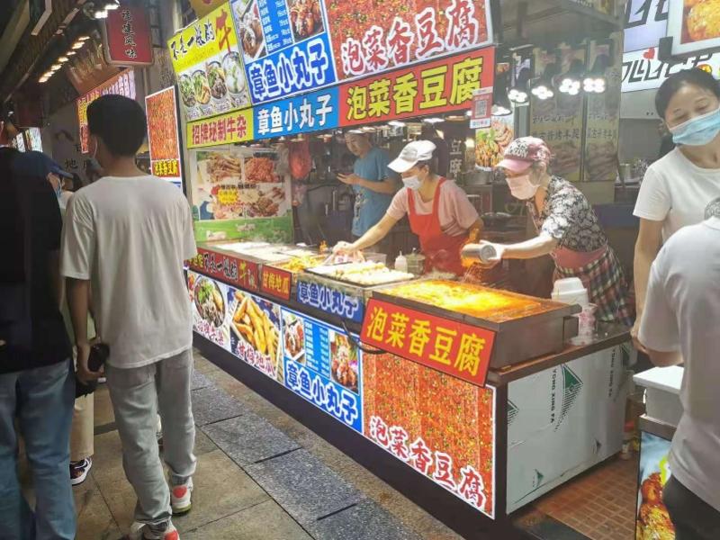 美食街区竞争加剧之下，深圳“东门町”如何破圈