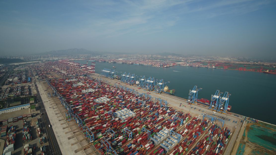 山东港口青岛港:用实干祝福祖国 用奋斗创造未来