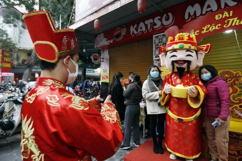 图集：越南也过春节，迎“财神日”，民众购黄金