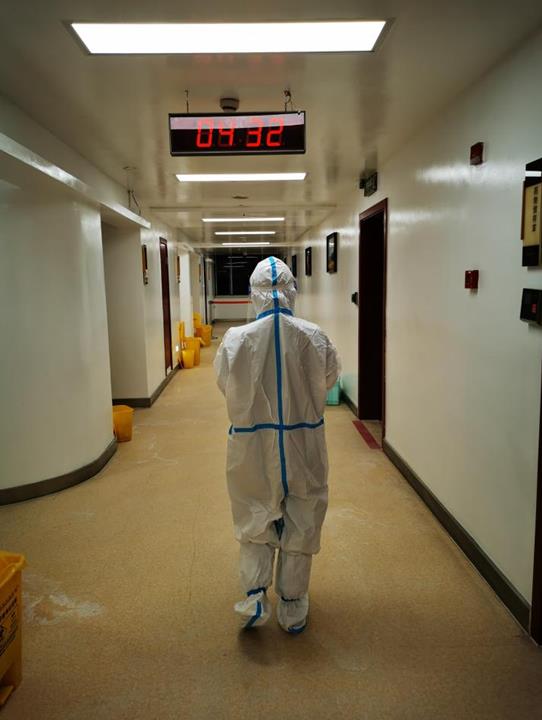 抗疫一线的温情瞬间医生用漫画绘出人间真情