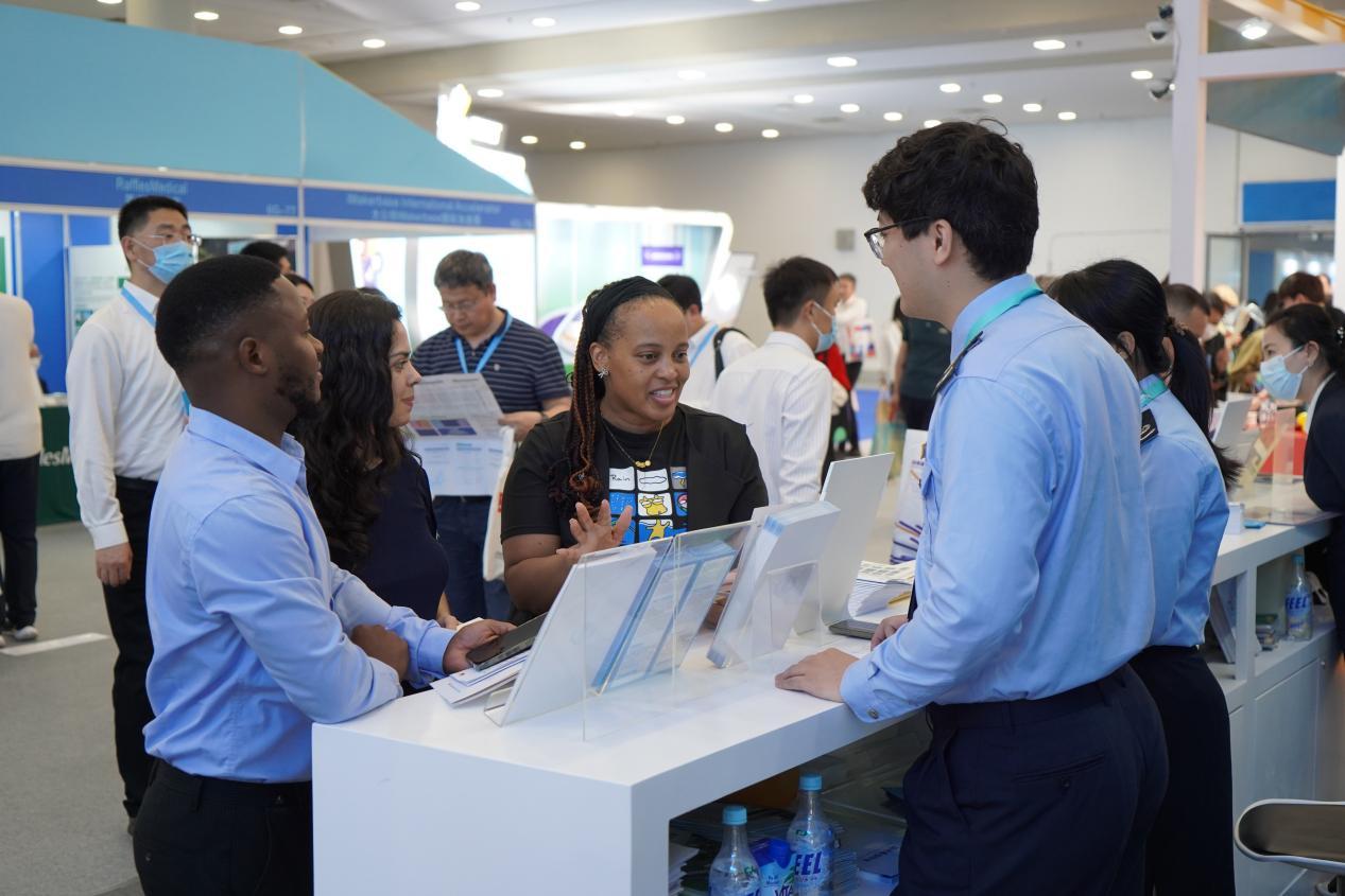 深圳坪山窗口服务国际化人才联盟走上国际舞台